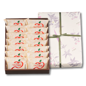 ギフトボックスに個包装されたりんご小径が、縦2列で7個ずつ並べられています。